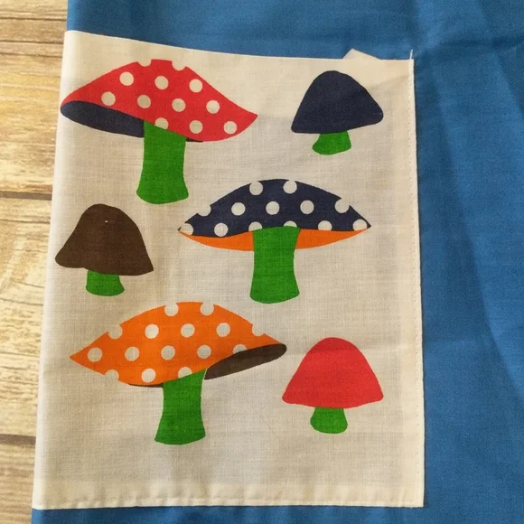 VTG Artistic Creation Red + Blue Apron w/Mushrooms - Picture 3 of 8